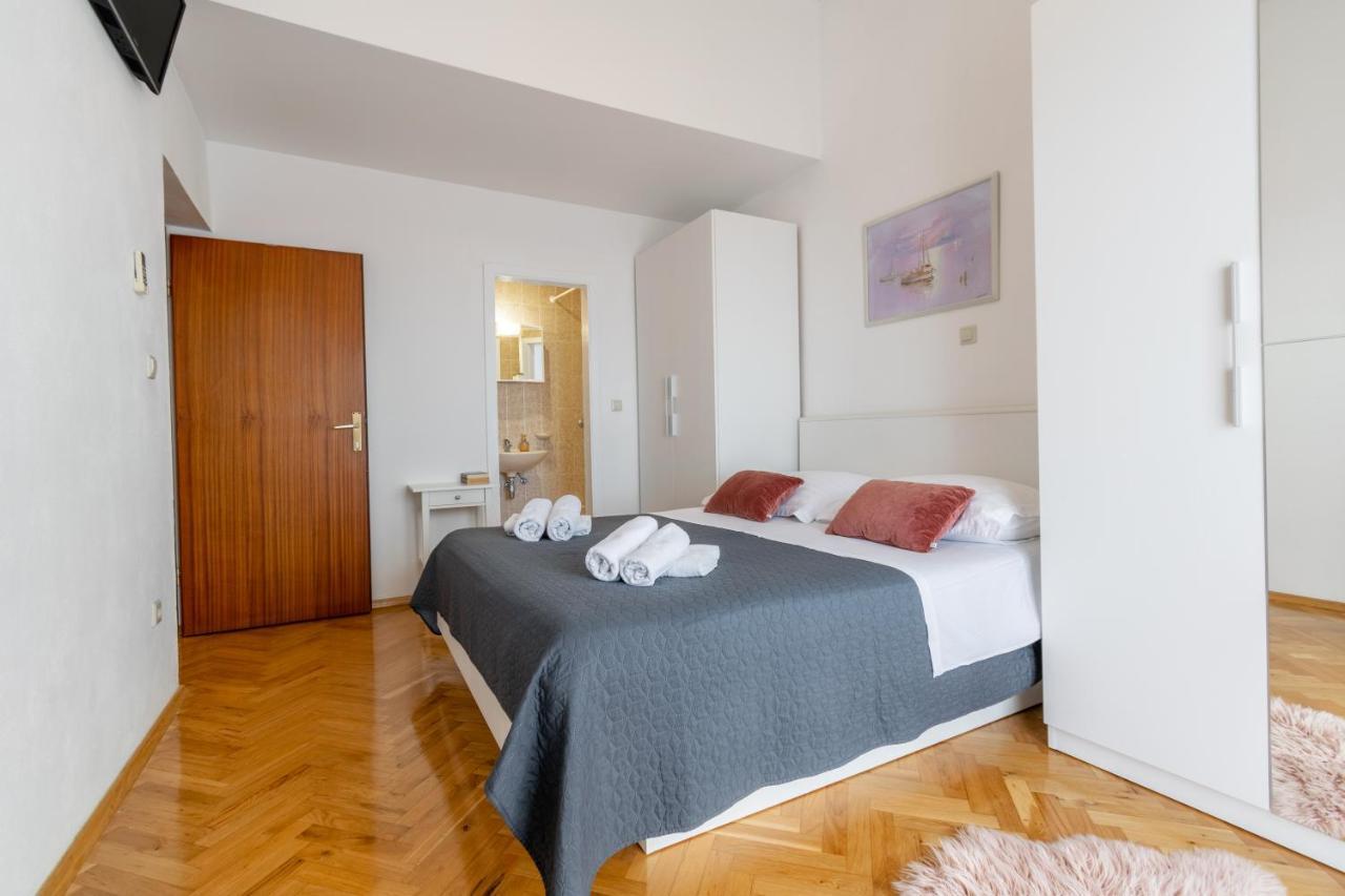 Apartment Iva With Sea View Makarska Exterior foto