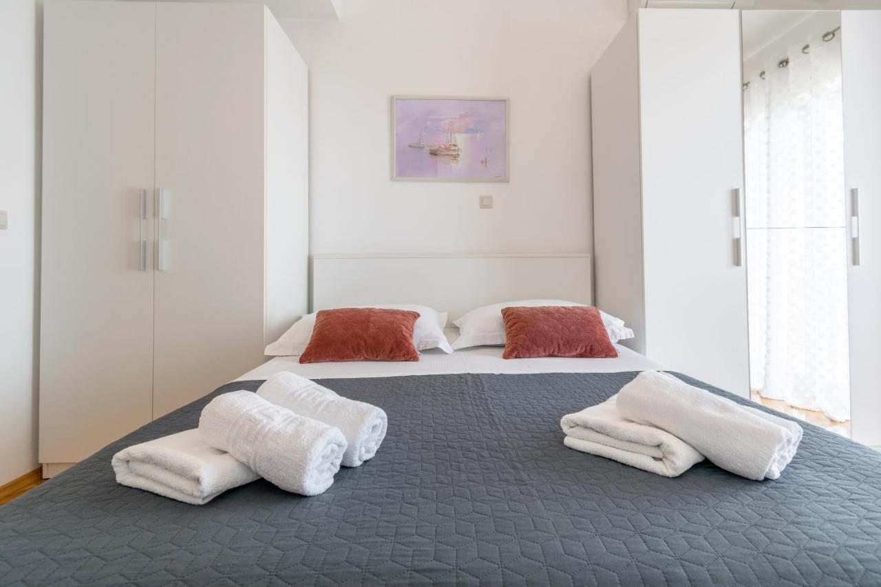 Apartment Iva With Sea View Makarska Exterior foto